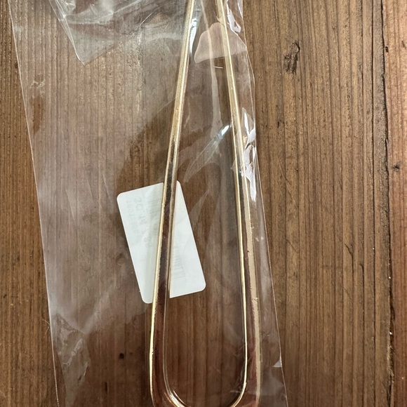 Jumbo Hair Pin. Great for long hair, great to hold your bun in place! - Picture 2 of 2
